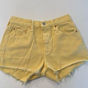 Levi 501 Original Shorts, Color Yellow